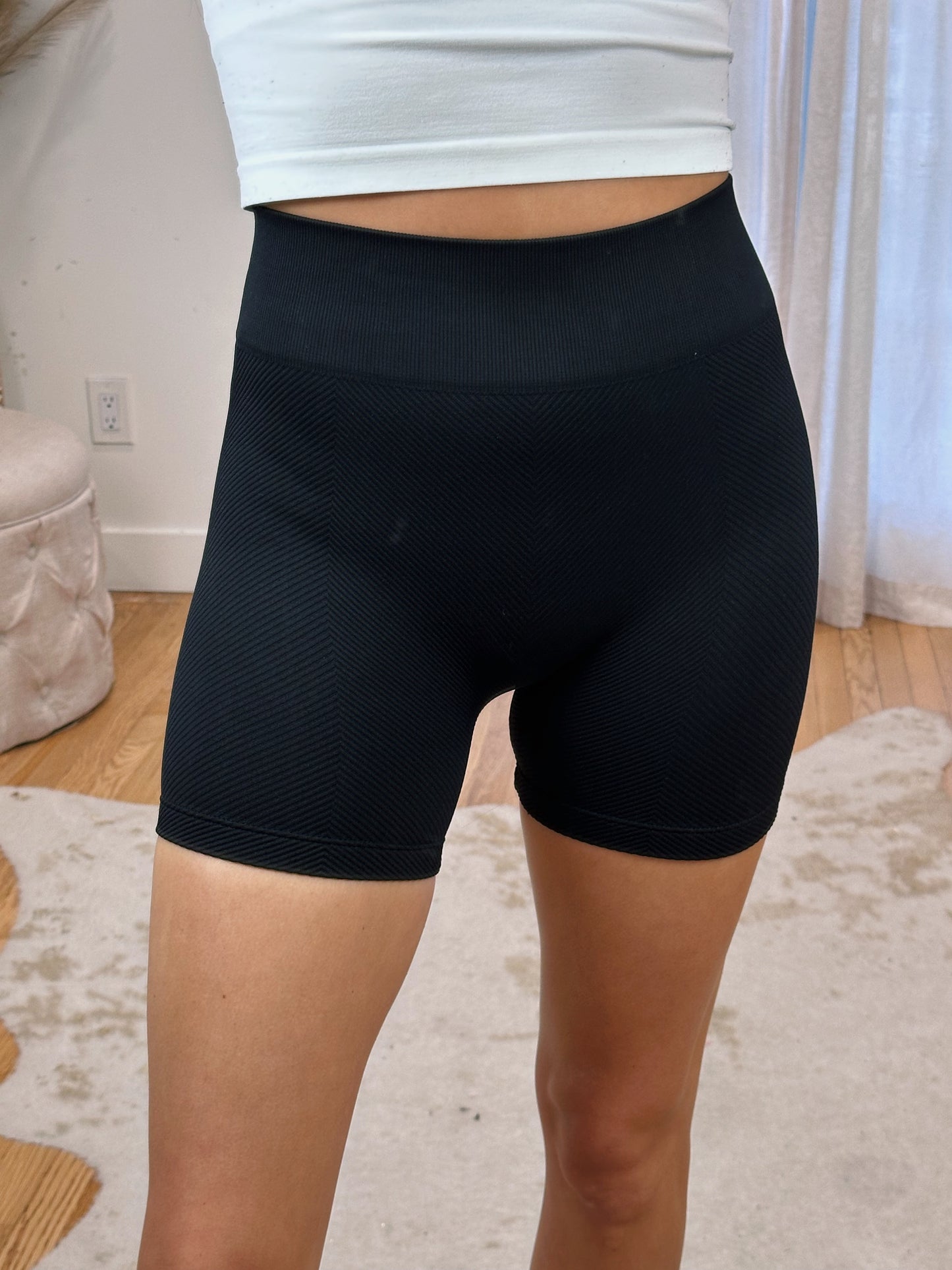 Shorty Essential Biker Shorts