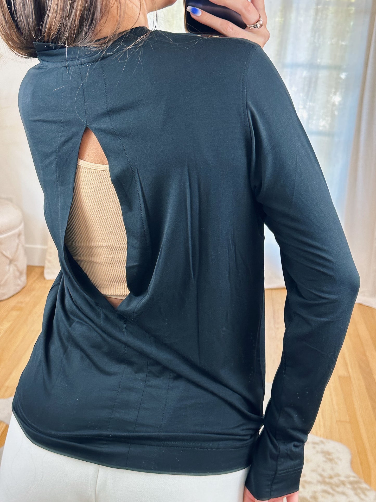 Sleek Peep Long Sleeve