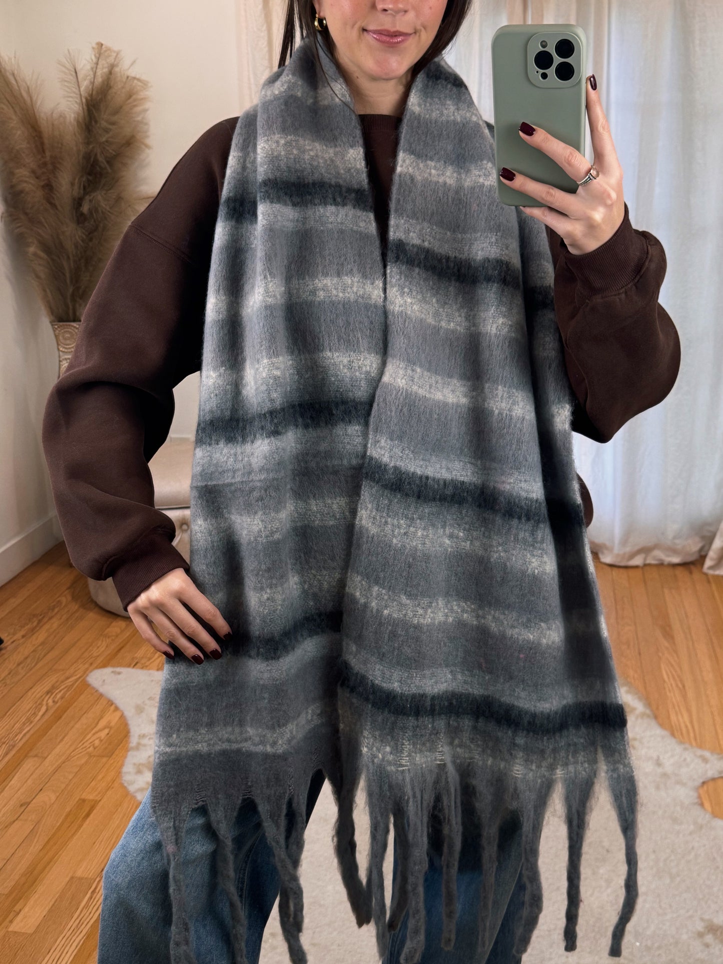 Vyvacious Scarf
