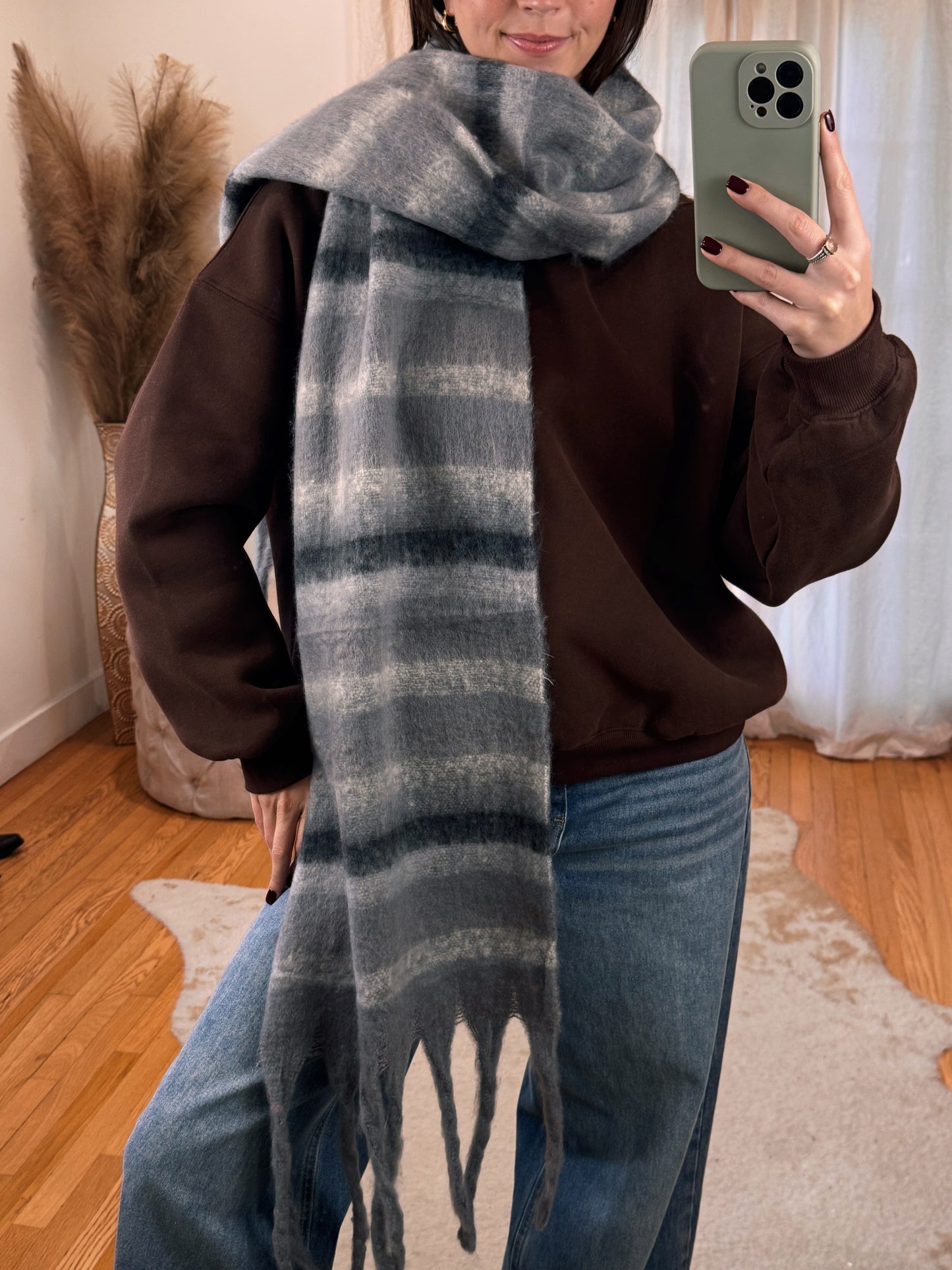 Vyvacious Scarf